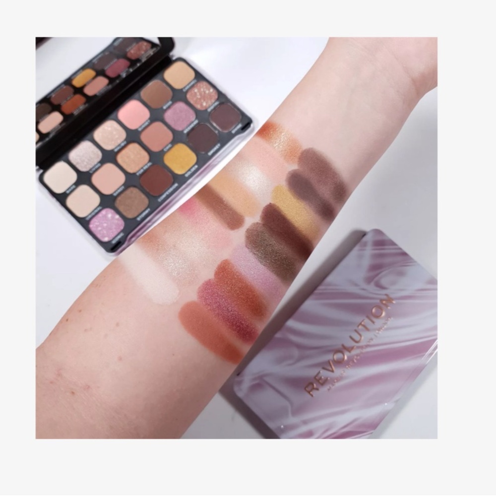 Revolution Forever Flawless Nude Silk Shadow Palette - Picture 8 of 9